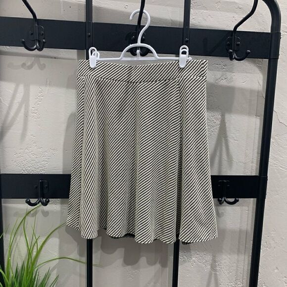 Ann Taylor skirt size small - Picture 1 of 6